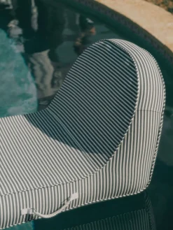 The Pool Lounger - Lauren'S Navy Stripe^Business & Pleasure Co. Outlet