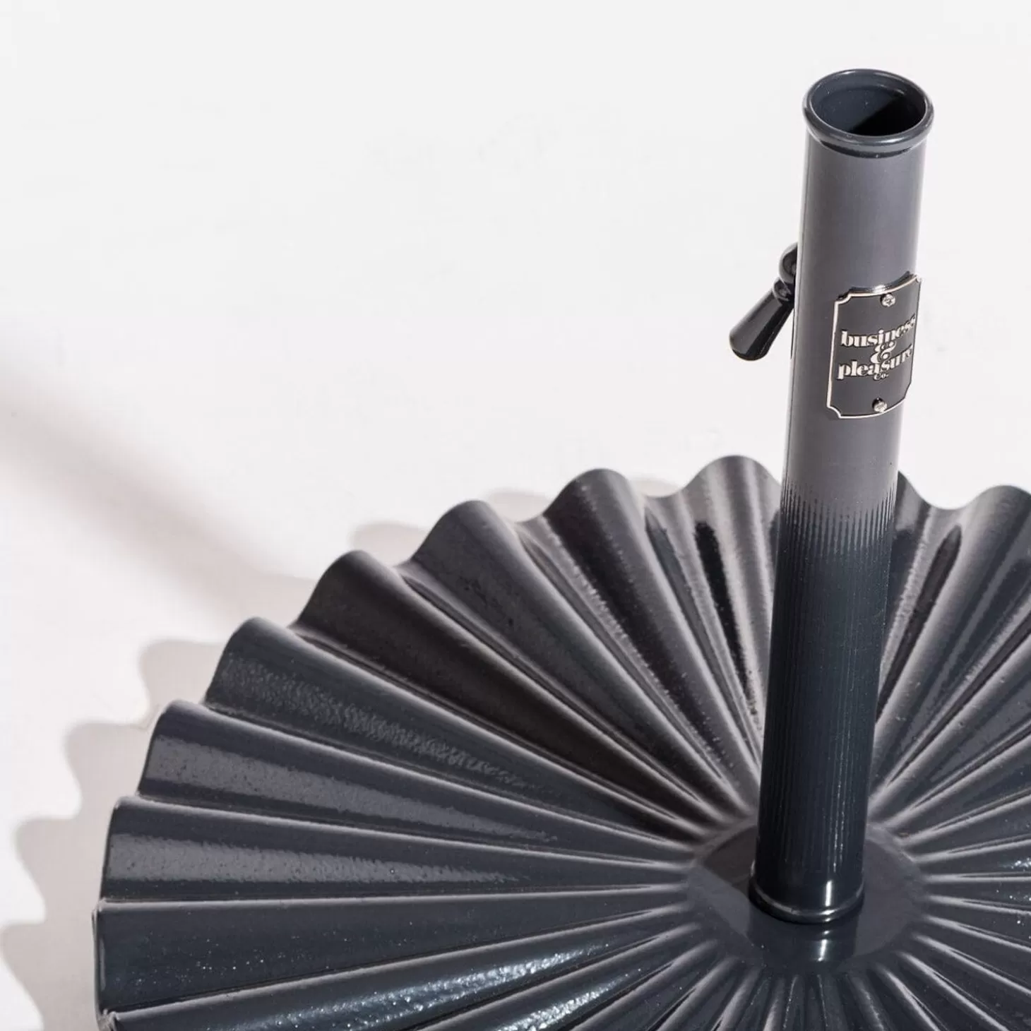 Umbrella Bases>Business & Pleasure Co. The Clamshell Base - Vintage Black