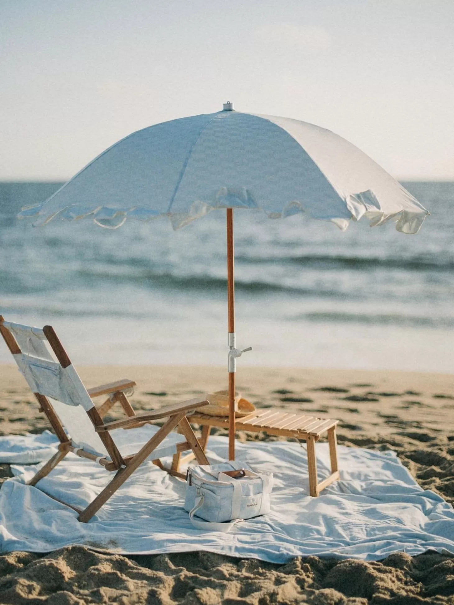 Premium Beach Umbrellas>Business & Pleasure Co. The Premium Beach Umbrella - Vintage Blue Check