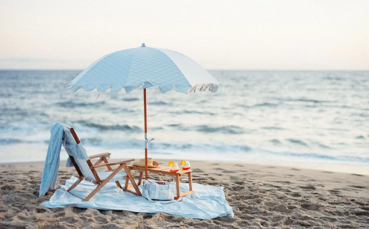 Premium Beach Umbrellas>Business & Pleasure Co. The Premium Beach Umbrella - Vintage Blue Check